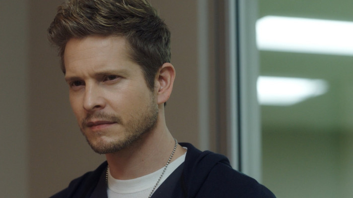 Matt Czuchry - The Resident (2018) 1x12 &#039;Rude Awakenings and the Raptor&#039;