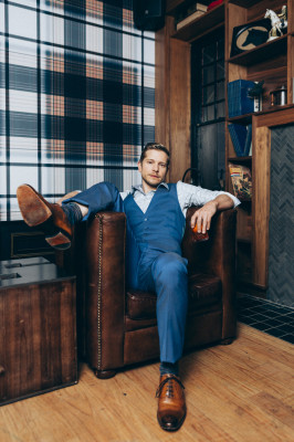 Matt Czuchry by Elliot Liss for Jezebel (2018)