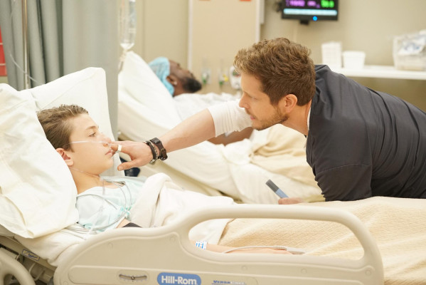 Matt Czuchry - The Resident (2018) 2x02 &#039;The Prince and The Pauper&#039;