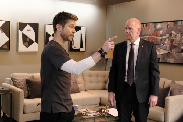 Matt Czuchry - The Resident (2018) 2x02 &#039;The Prince and The Pauper&#039;