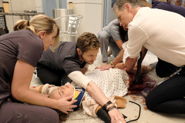 Matt Czuchry - The Resident (2018) 2x06 &#039;Nightmares&#039;