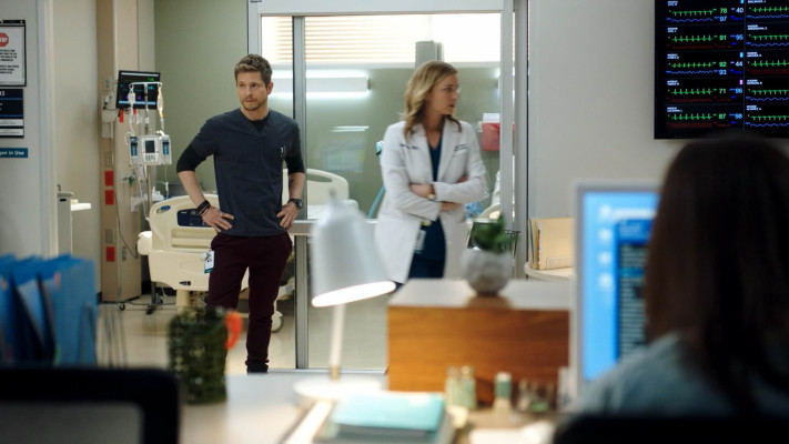 Matt Czuchry - The Resident (2018) 2x07 &#039;Trial &amp; Error&#039;