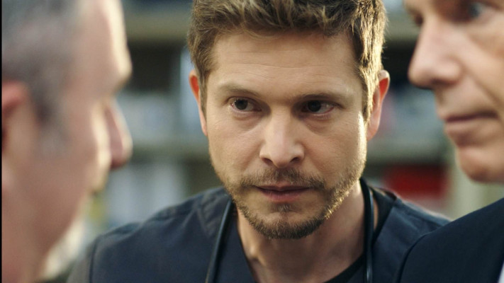 Matt Czuchry - The Resident (2018) 2x07 &#039;Trial &amp; Error&#039;