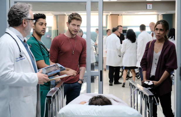 Matt Czuchry - The Resident (2018) 2x08 &#039;Heart in a Box&#039;