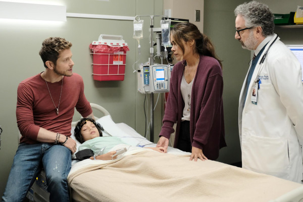 Matt Czuchry - The Resident (2018) 2x08 &#039;Heart in a Box&#039;