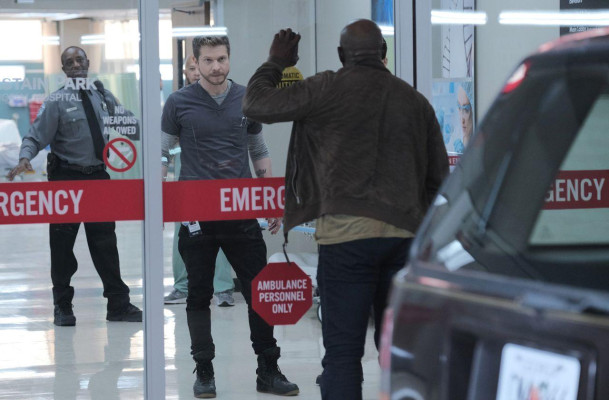 Matt Czuchry - The Resident (2019) 3x03 &#039;Saints &amp; Sinners&#039;
