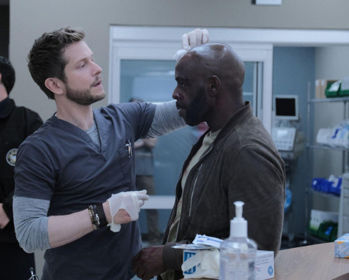 Matt Czuchry - The Resident (2019) 3x03 &#039;Saints &amp; Sinners&#039;