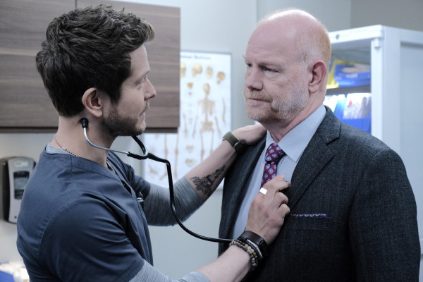 Matt Czuchry - The Resident (2019) 3x06 &#039;Nurses Day&#039;