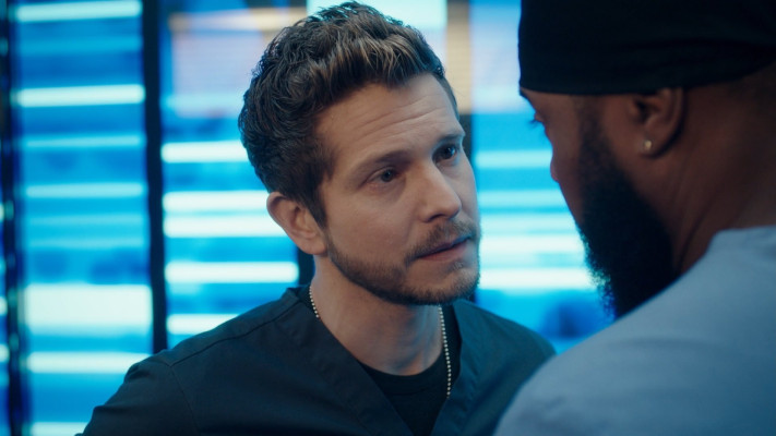 Matt Czuchry - The Resident (2019) 3x07 &#039;Woman Down&#039;