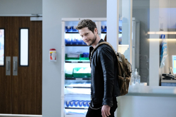 Matt Czuchry - The Resident (2020) 3x14 &#039;The Flea&#039;