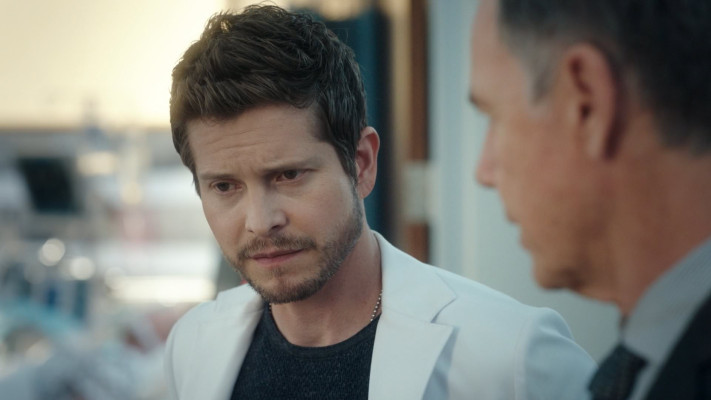 Matt Czuchry - The Resident (2020) 3x15 &#039;Last Shot&#039;