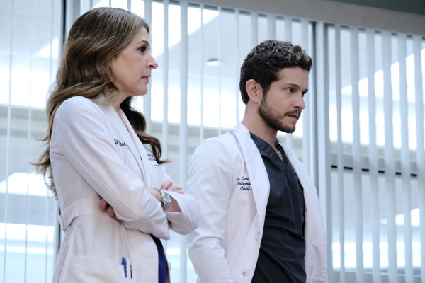 Matt Czuchry - The Resident (2020) 3x18 &#039;So Long, Dawn Long&#039;