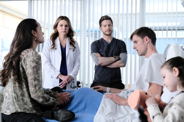 Matt Czuchry - The Resident (2020) 3x18 &#039;So Long, Dawn Long&#039;