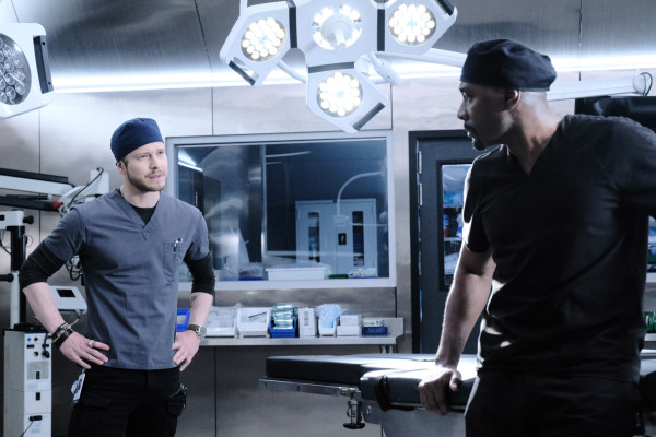 Matt Czuchry - The Resident (2020) 3x19 &#039;Support System&#039;