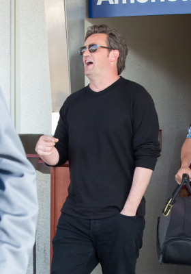 photo 3 in Matthew Perry gallery [id658874] 2013-08-25 00:00:00