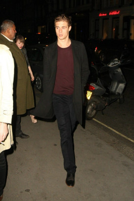 Max Irons pic #709462