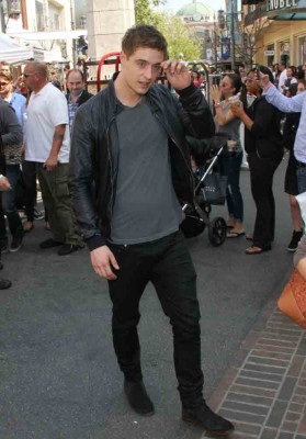 Max Irons pic #705027