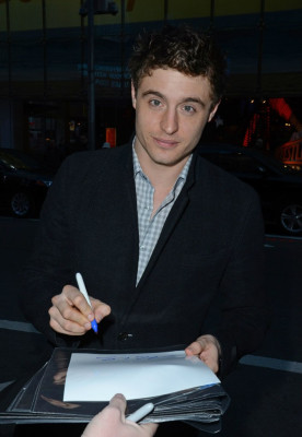 Max Irons pic #705800