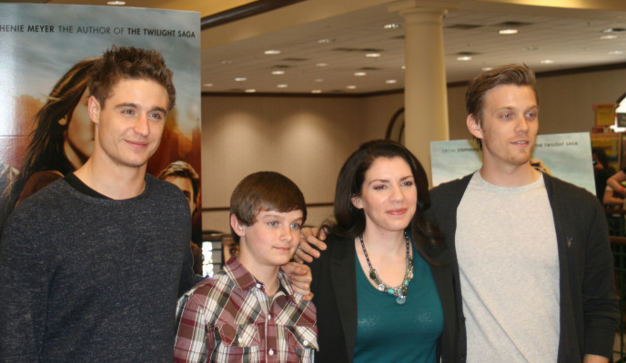 Max Irons pic #703093