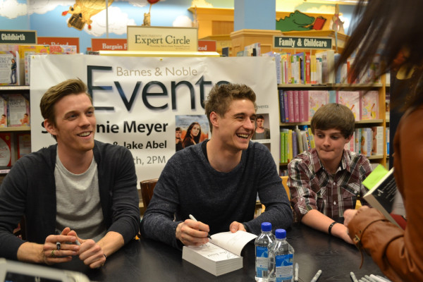 Max Irons pic #703630