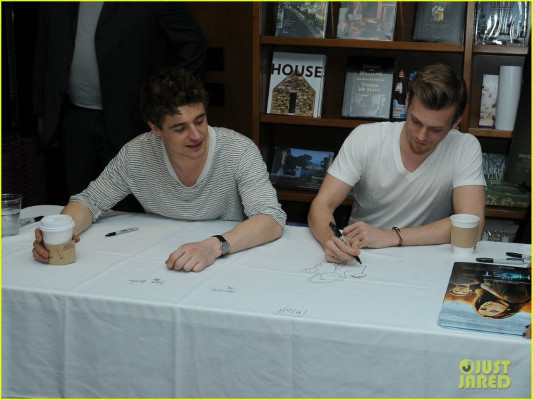 Max Irons pic #705469