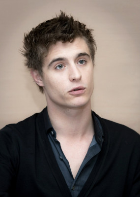 Max Irons pic #705463