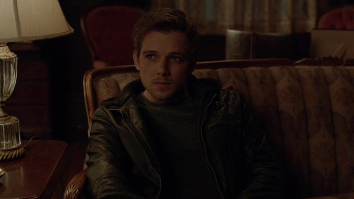 Max Thieriot - Bates Motel (2013) 1x02 &#039;Nice Town You Picked, Norma...&#039;