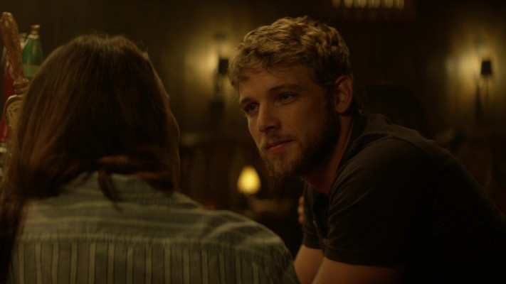 Max Thieriot - Seal Team (2017) 1x02 &#039;Other Lives&#039;