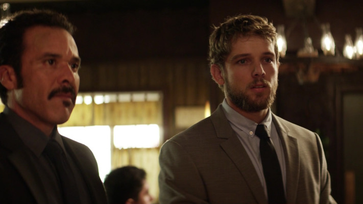 Max Thieriot - Seal Team (2017) 1x06 &#039;The Spinning Wheel&#039;