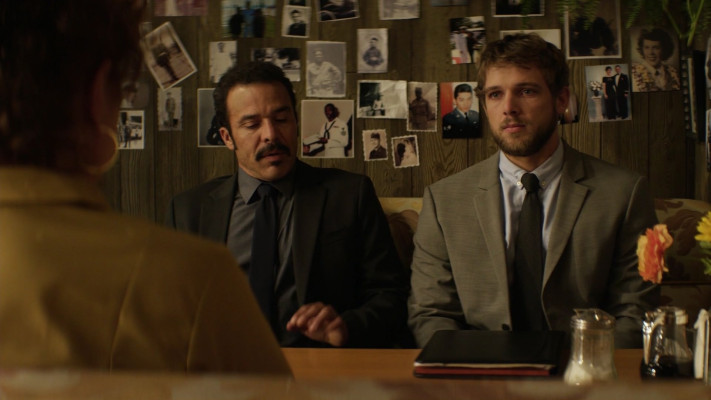Max Thieriot - Seal Team (2017) 1x06 &#039;The Spinning Wheel&#039;