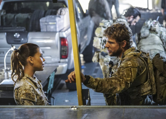 Max Thieriot - Seal Team (2017) 1x09 &#039;Rolling Dark&#039;