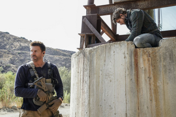 Max Thieriot - Seal Team (2018) 1x11 &#039;Containment&#039;