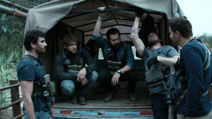 Max Thieriot - Seal Team (2018) 1x11 &#039;Containment&#039;