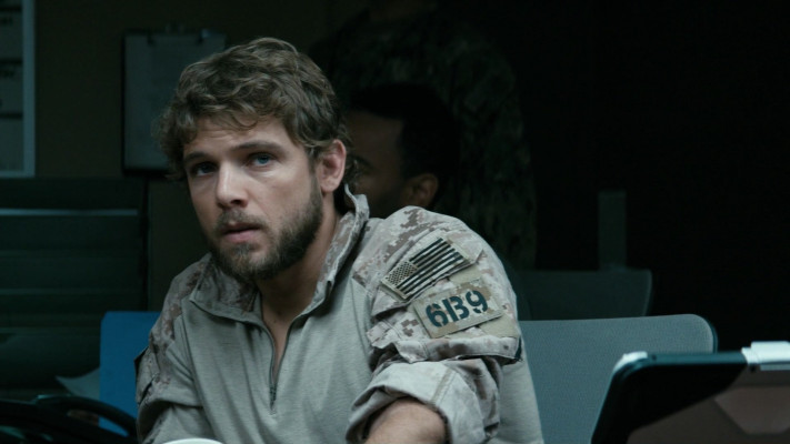 Max Thieriot - Seal Team (2018) 1x11 &#039;Containment&#039;
