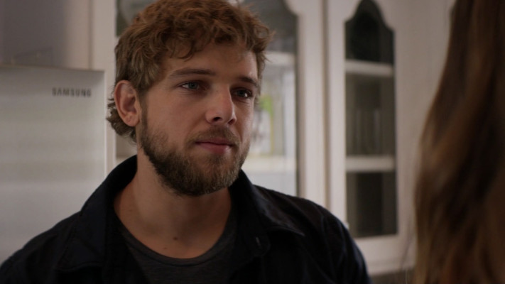 Max Thieriot - Seal Team (2018) 1x13 &#039;Getaway Day&#039;