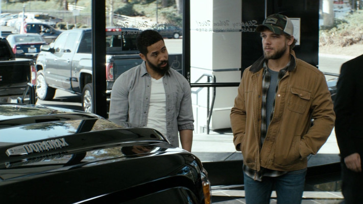 Max Thieriot - Seal Team (2018) 1x13 &#039;Getaway Day&#039;