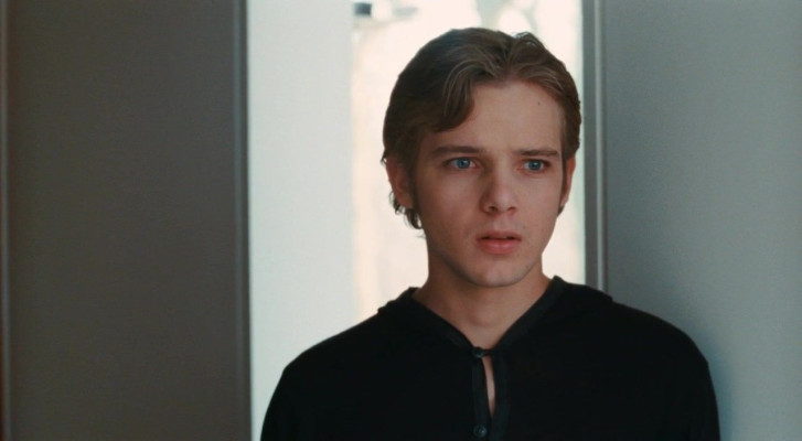 Max Thieriot - Chloe (2009)
