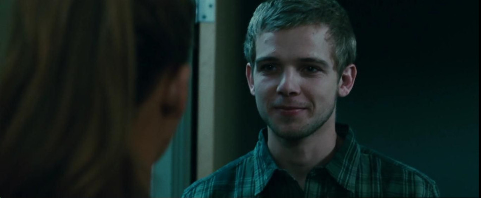 Max Thieriot - House At The End Of The Street (2011)
