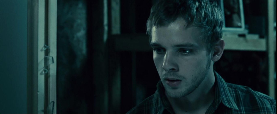 Max Thieriot - House At The End Of The Street (2011)