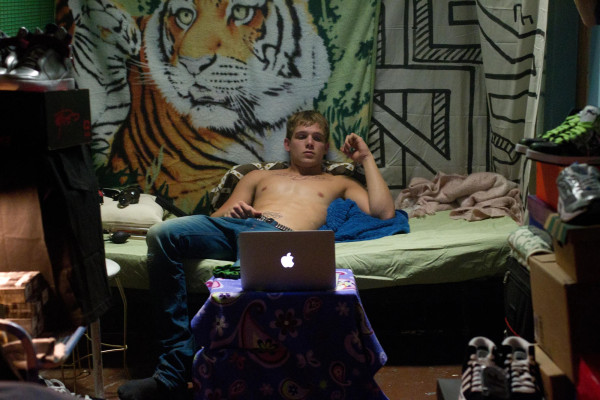 Max Thieriot - Disconnect (2012)