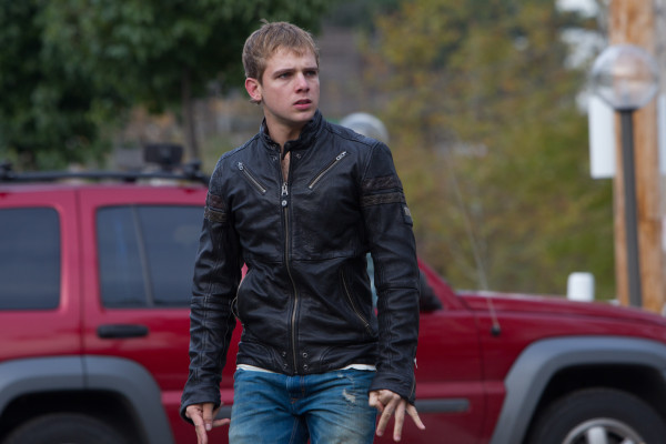 Max Thieriot - Disconnect (2012)