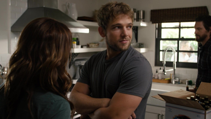 Max Thieriot - Seal Team (2018) 2x03 &#039;The Worst Of Conditions&#039;