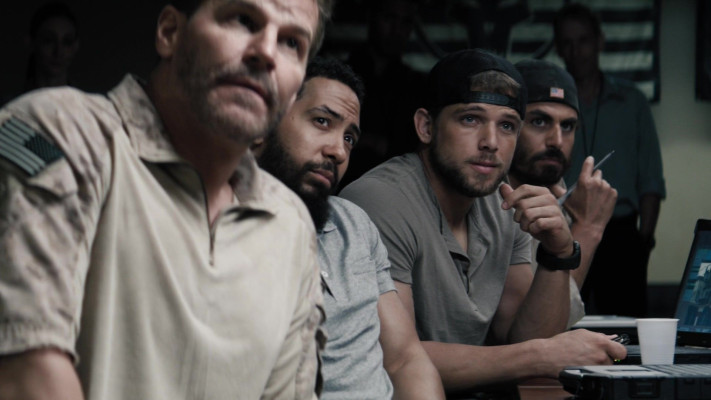 Max Thieriot - Seal Team (2018) 2x06 &#039;Hold What You Got&#039;