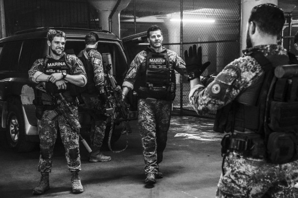 Max Thieriot - Seal Team (2018) 2x06 &#039;Hold What You Got&#039;