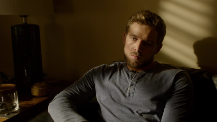 Max Thieriot - Seal Team (2018) 2x10 &#039;Prisoner&#039;s Dilemma&#039;