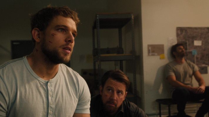 Max Thieriot - Seal Team (2018) 2x10 &#039;Prisoner&#039;s Dilemma&#039;