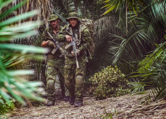 Max Thieriot - Seal Team (2019) 2x16 &#039;Dirt, Dirt, Gucci&#039;