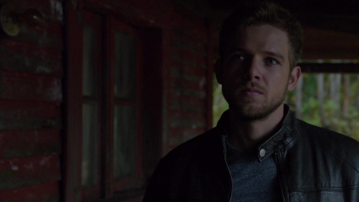 Max Thieriot - Bates Motel (2015) 3x01 &#039;A Death in the Family&#039;