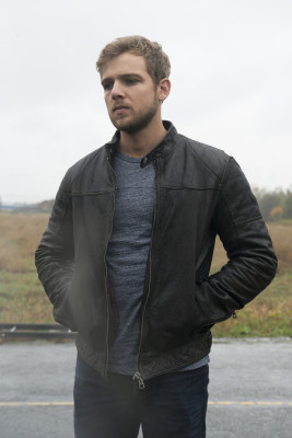Max Thieriot - Bates Motel (2015) 3x01 &#039;A Death in the Family&#039;