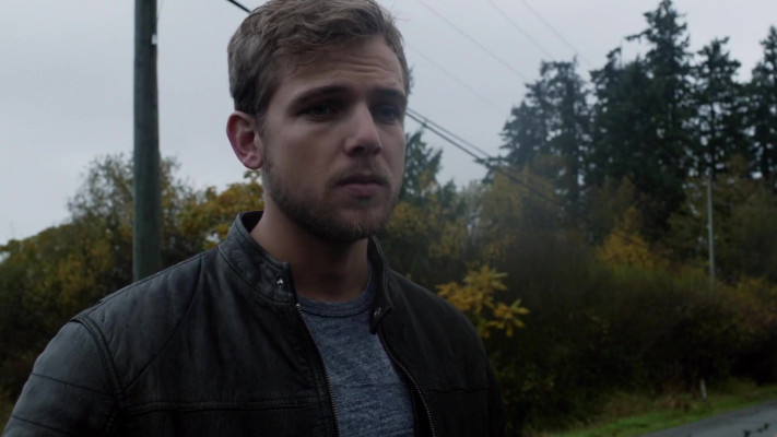 Max Thieriot - Bates Motel (2015) 3x01 &#039;A Death in the Family&#039;